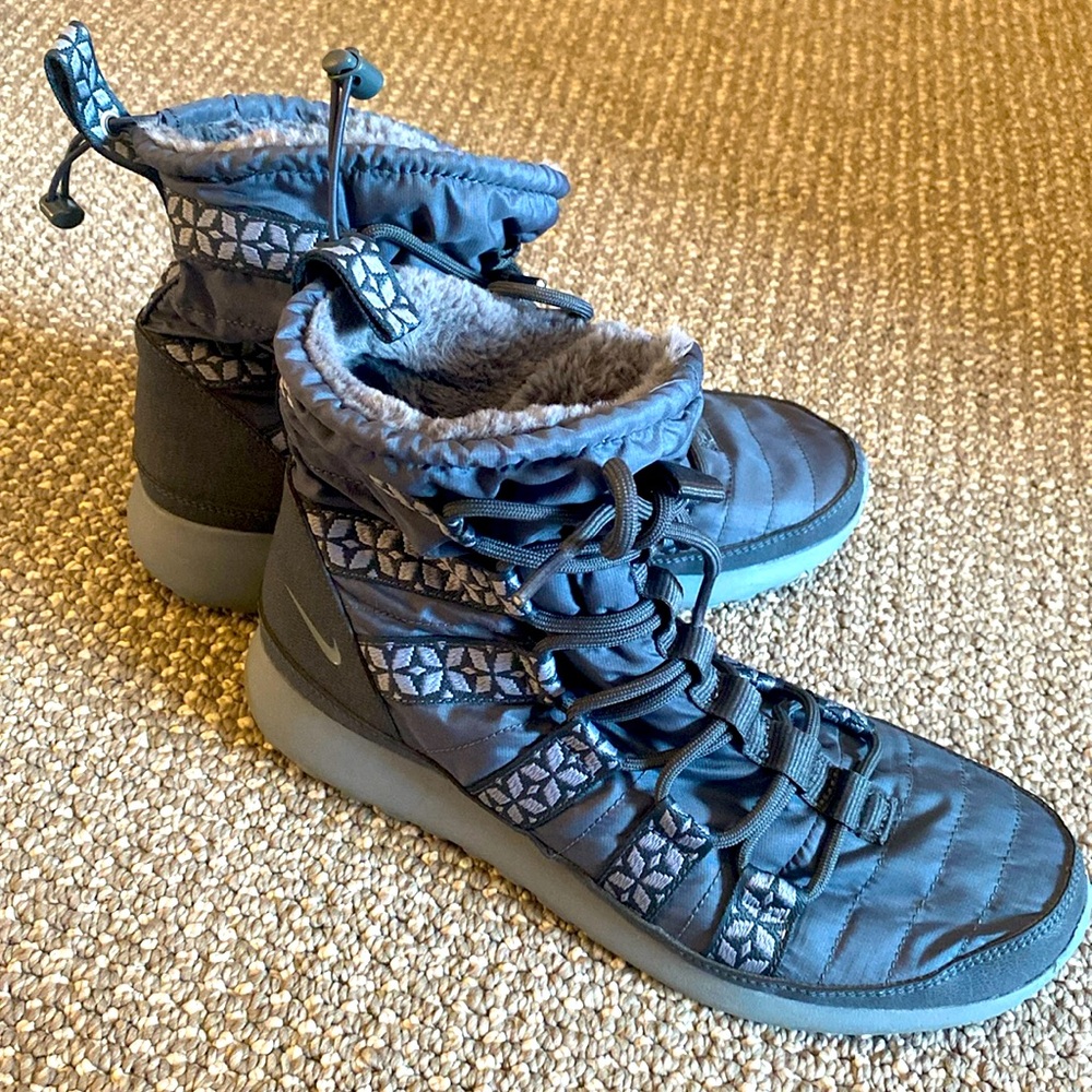 Nike Roshe 1 High Top Sneakers
